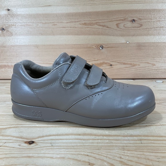 SAS Me Too Leather Walking Shoes
Double Strap Hook/Loop
Women’s 8 M Medium
Beige - Picture 2 of 9